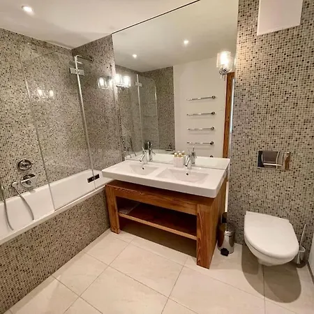 Spacious Family Close To Cauma Apartment